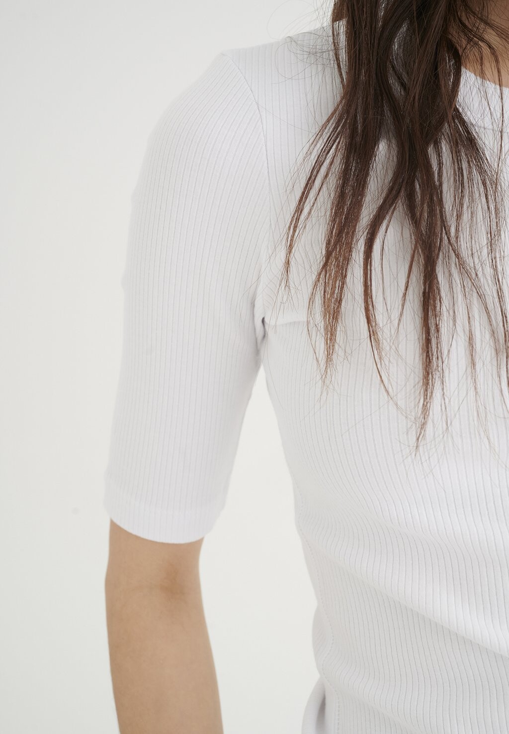 Базовая футболка Dagna InWear, чисто-белая
Базовая футболка Dagna InWear, чисто-белая