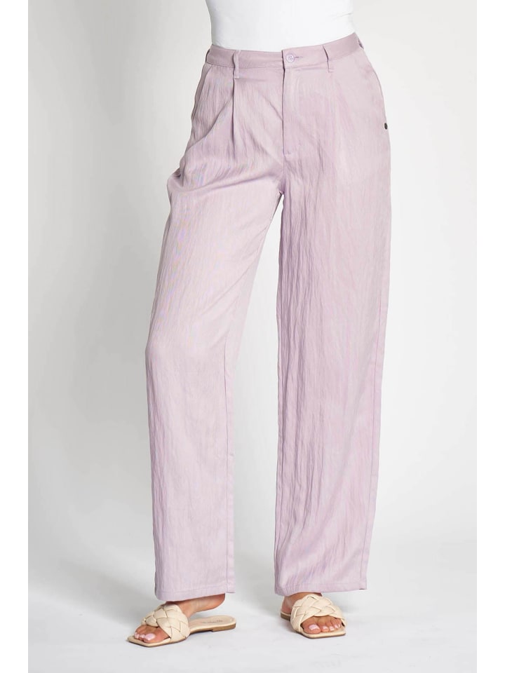 Джинсовые шорты ZHRILL
Джинсовые шорты ZHRILL