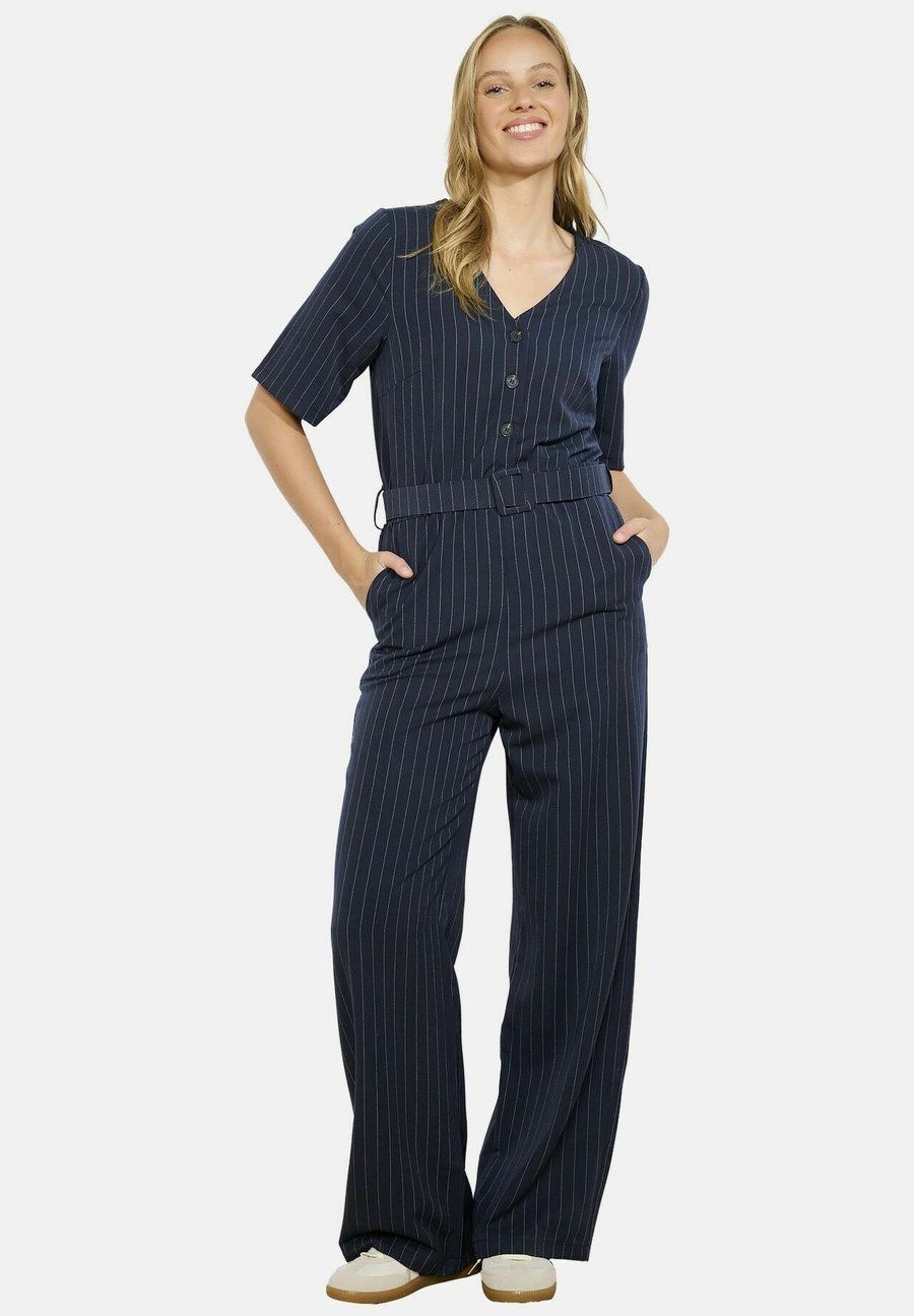 Комбинезон LolaLiza BELTED PINSTRIPE, Navy Basic/Blue
Комбинезон LolaLiza BELTED PINSTRIPE, Navy Basic/Blue
