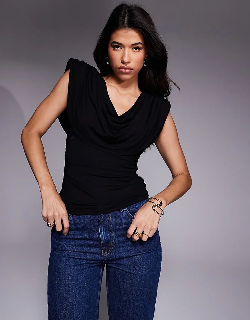 Топ с драпированными подплечниками ASOS DESIGN черного цвета
Топ с драпированными подплечниками ASOS DESIGN черного цвета