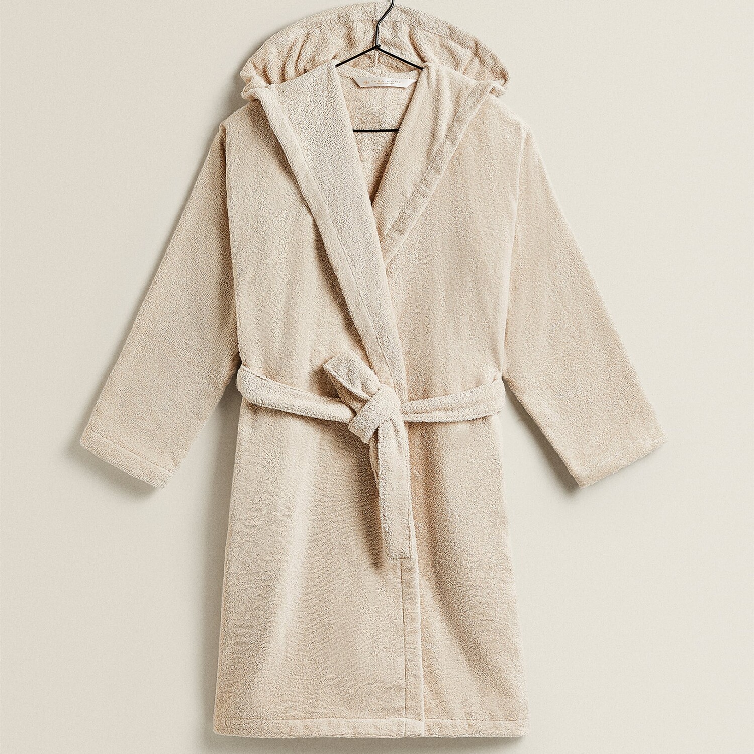 Халат из хлопка с капюшоном Zara Home Cotton Bathrobe With Hood, бежевый
Халат из хлопка с капюшоном Zara Home Cotton Bathrobe With Hood, бежевый