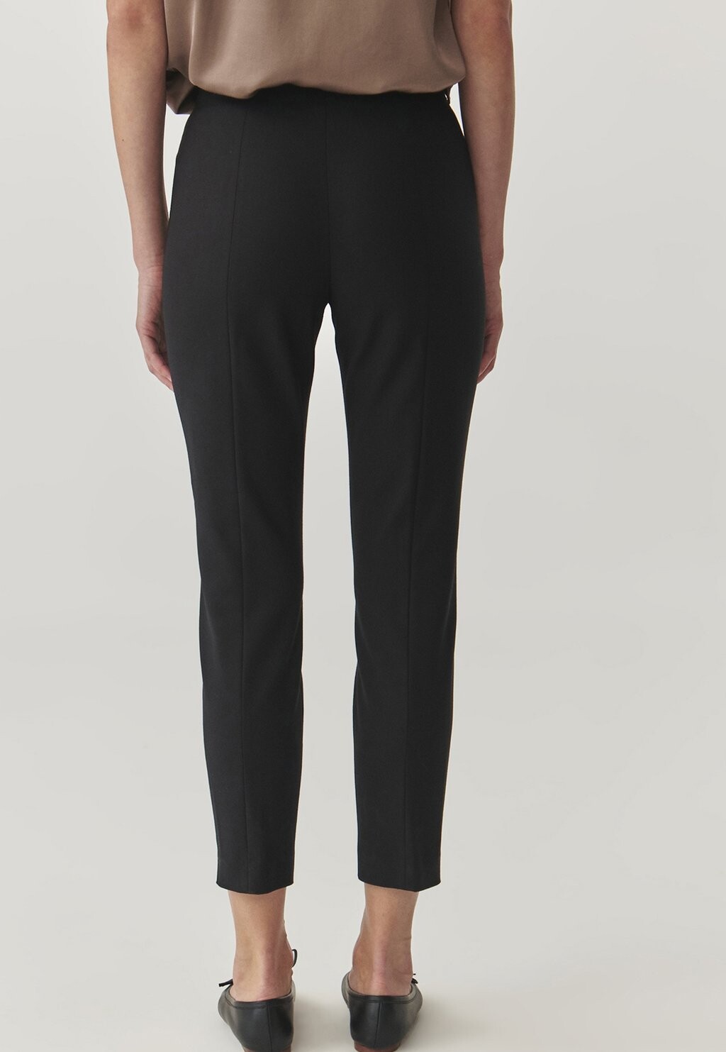 Брюки MIWO TATUUM, черный
Брюки MIWO TATUUM, черный