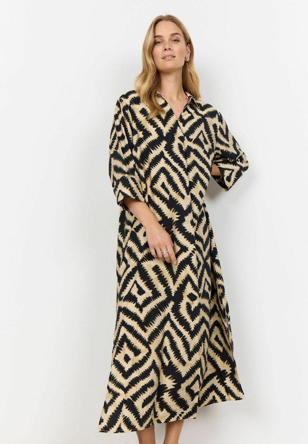 Длинное платье SC-PIXI 3 Soyaconcept, бежевый
Длинное платье SC-PIXI 3 Soyaconcept, бежевый