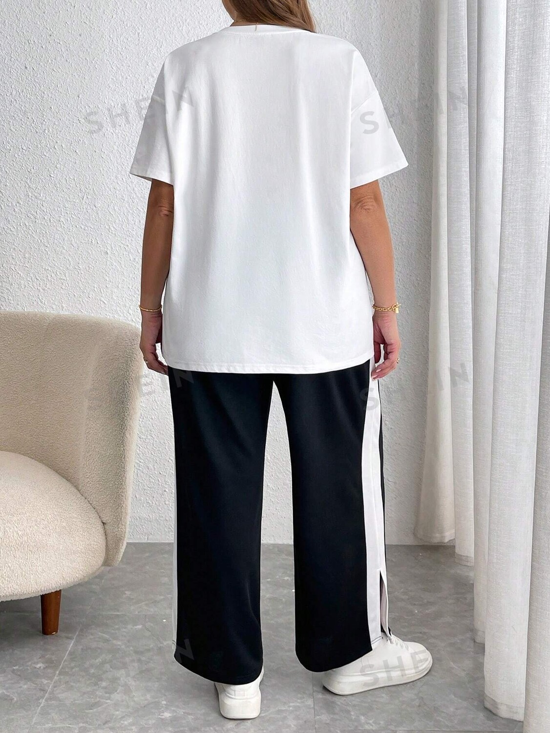 Essnce: Женская летняя повседневная спортивная футболка и брюки больших размеров
Essnce: Женская летняя повседневная спортивная футболка и брюки больших размеров