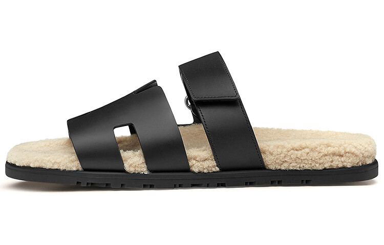 Hermes Шипровые шлепанцы для мужчин
Hermes Шипровые шлепанцы для мужчин