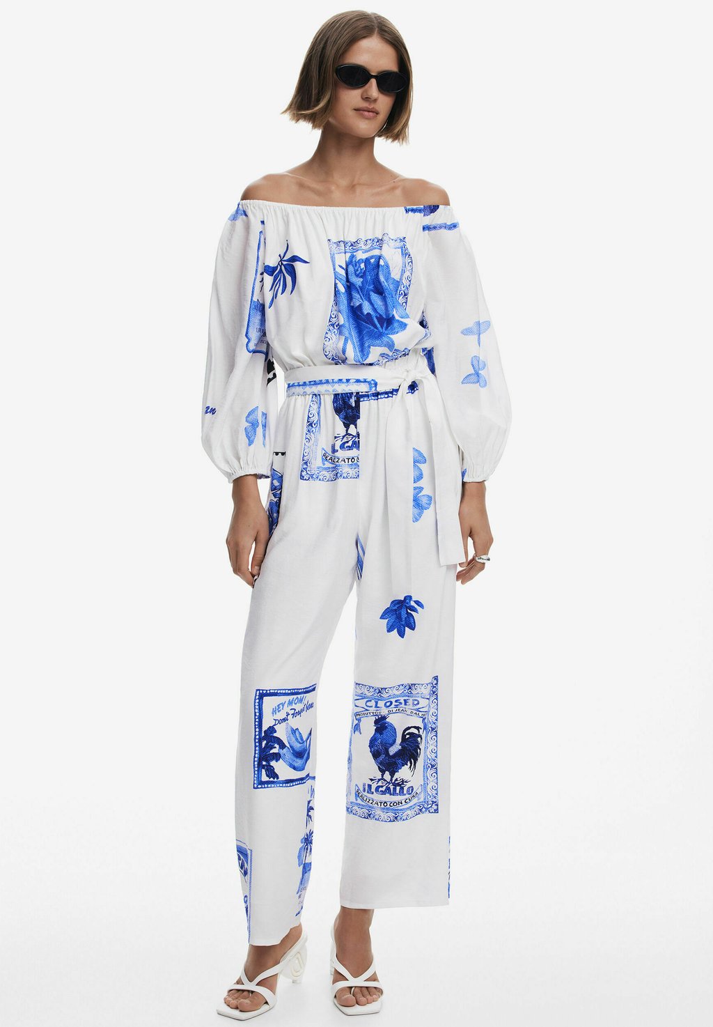 Комбинезон Desigual, белый
Комбинезон Desigual, белый