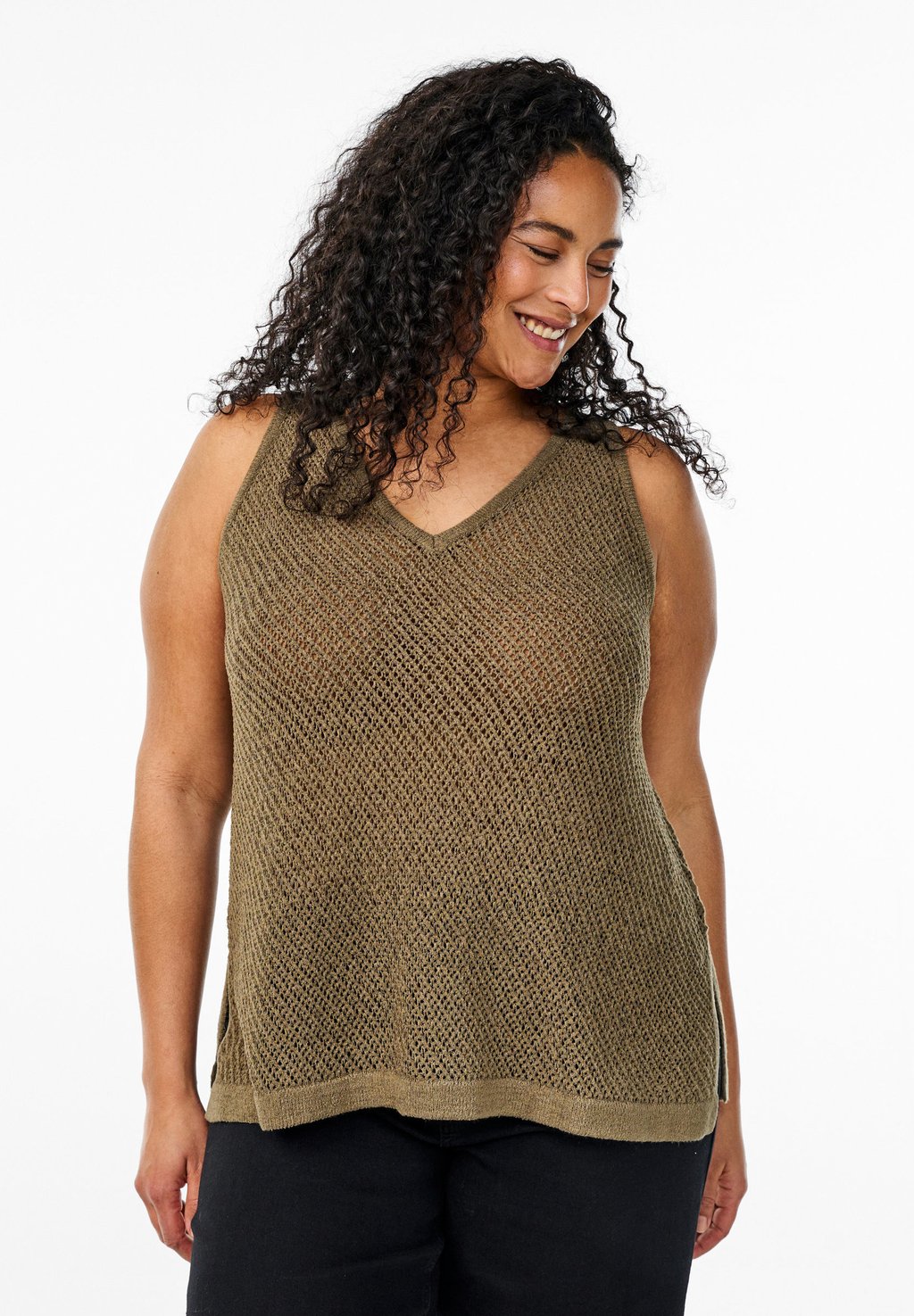 Топ ÄRMELLOSER MIT V-AUSSCHNITT Zizzi, оливковый
Топ ÄRMELLOSER MIT V-AUSSCHNITT Zizzi, оливковый