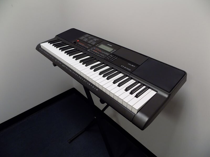 Casio CT-X700 61-клавишная портативная клавиатура 
Casio CT-X700 61-клавишная портативная клавиатура
