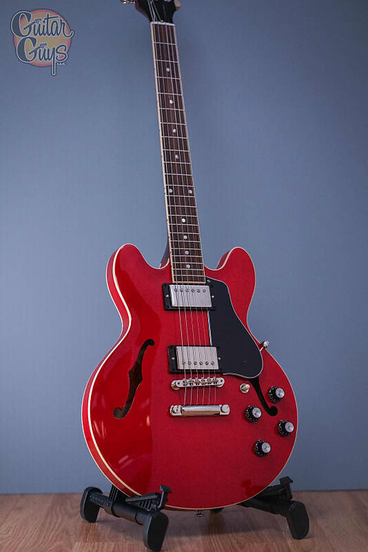 Гибсон ES-339 Вишня Gibson ES-339 Cherry
Гибсон ES-339 Вишня Gibson ES-339 Cherry