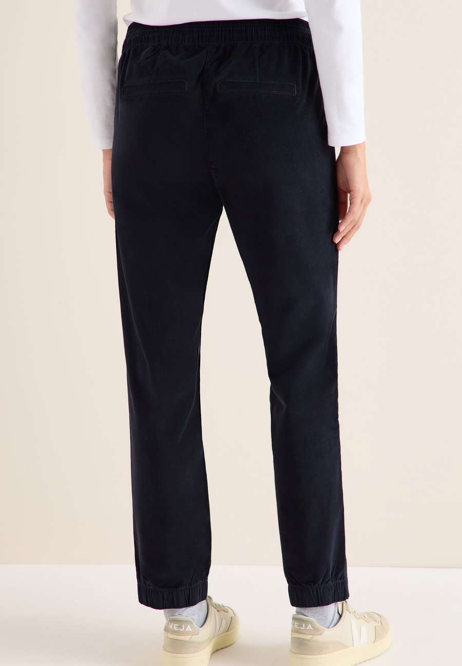 Брюки Cecil IM CAUSAL FIT, Blau/Dark Blue
Брюки Cecil IM CAUSAL FIT, Blau/Dark Blue