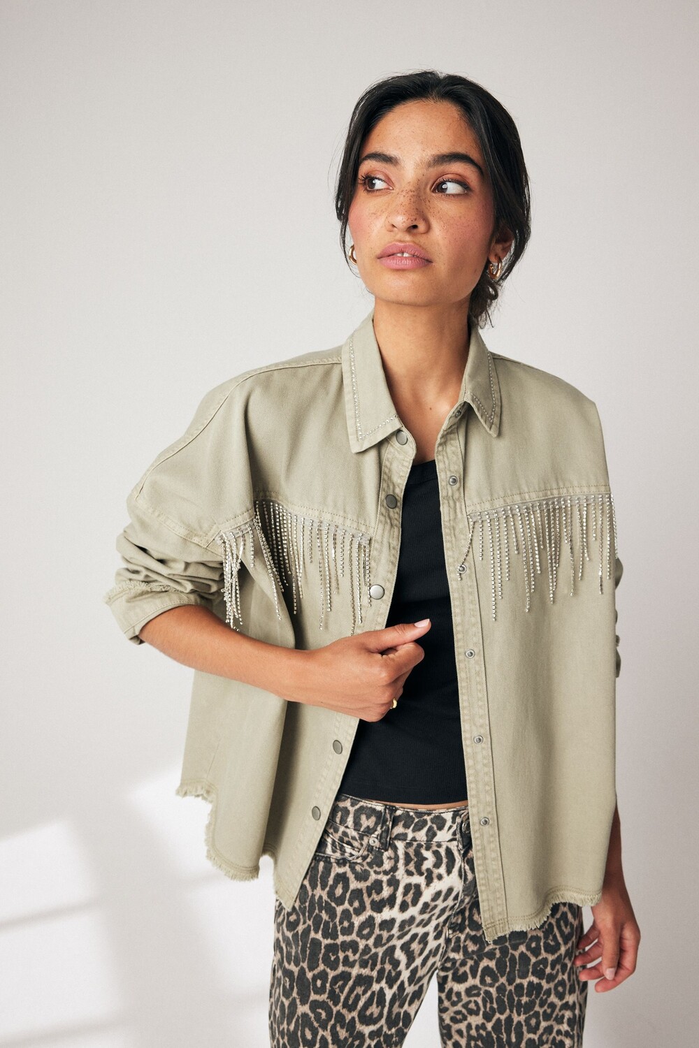 Рубашка из 100% хлопкового денима с бахромой Next, бежевый
Рубашка из 100% хлопкового денима с бахромой Next, бежевый