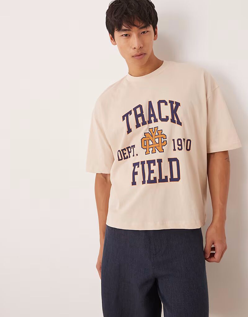 Футболка свободного кроя ASOS DESIGN с университетской графикой нейтрального цвета
Футболка свободного кроя ASOS DESIGN с университетской графикой нейтрального цвета