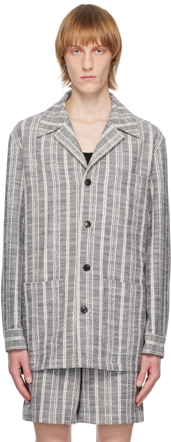 Куртка Off-White и в темно-синюю полоску System
Куртка Off-White и в темно-синюю полоску System