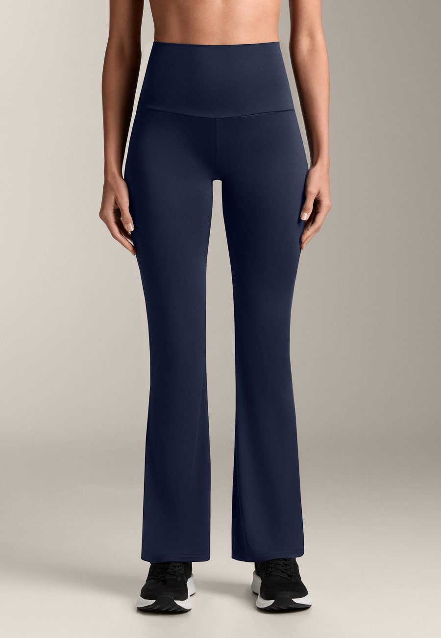 Брюки OYSHO HIGH RISE COMFORTLUX FLARE, Royal Blue
Брюки OYSHO HIGH RISE COMFORTLUX FLARE, Royal Blue