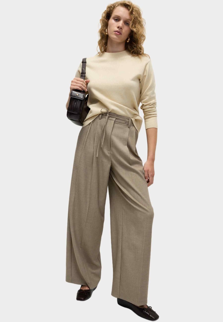 Брюки Marks & Spencer MELANGE PVL , Neutral/Taupe
Брюки Marks & Spencer MELANGE PVL , Neutral/Taupe