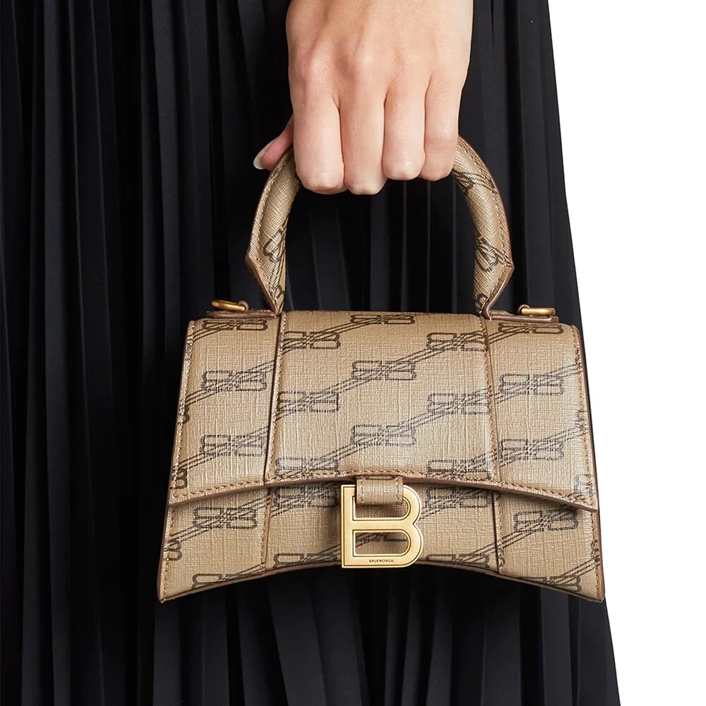 Сумка Balenciaga Hourglass XS Shoulder Bag Beige/Brown, бежевый/коричневый
Сумка Balenciaga Hourglass XS Shoulder Bag Beige/Brown, бежевый/коричневый