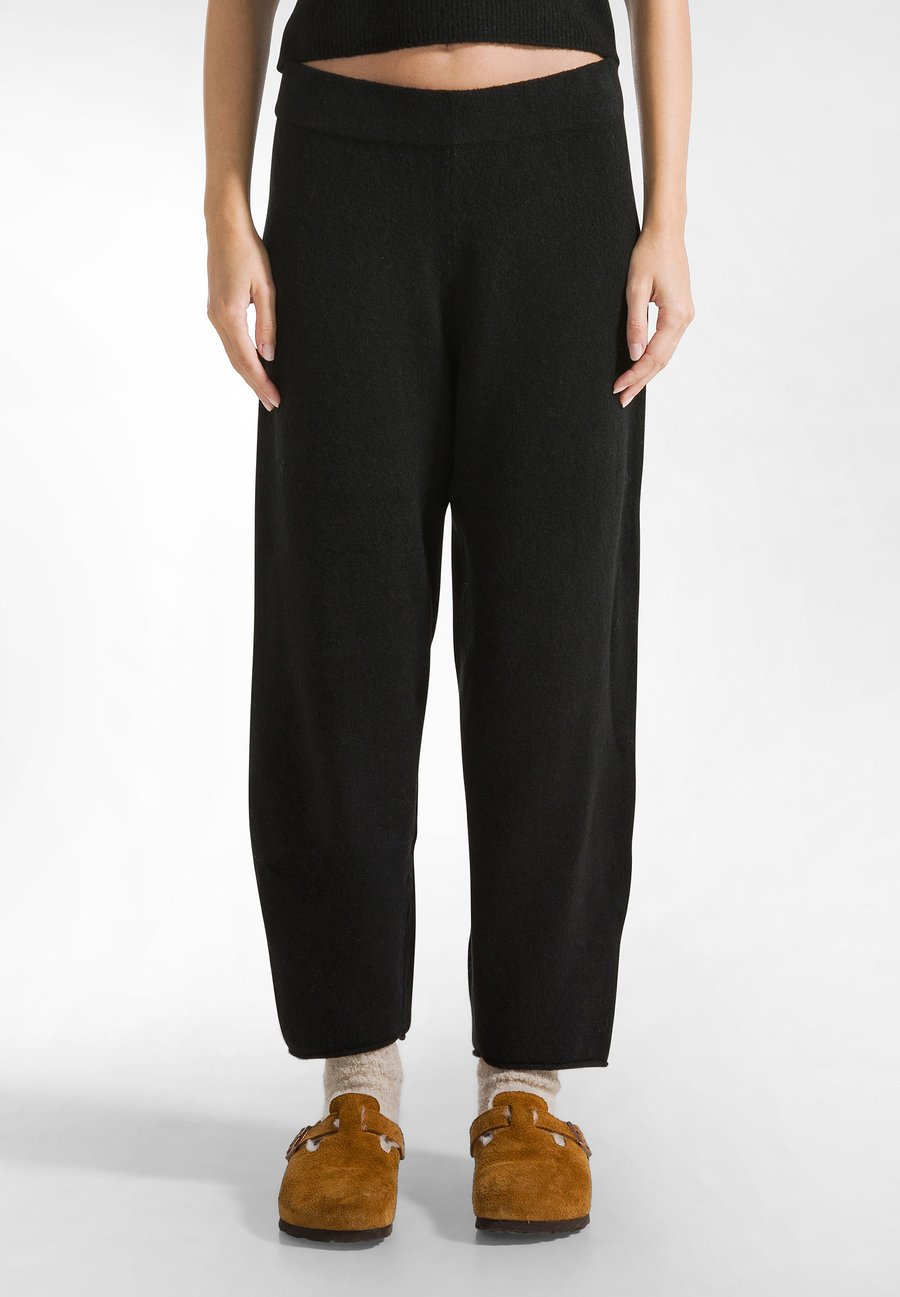 Пижамные брюки Deha LOUNGE, Black
Пижамные брюки Deha LOUNGE, Black