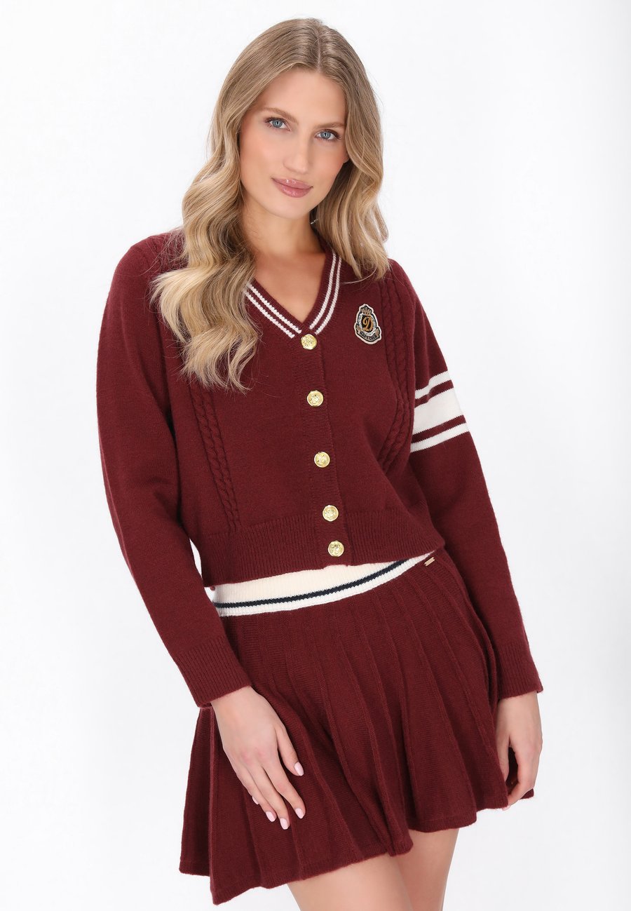 Кардиган DreiMaster Cardigan, Wine Red Offwhite/Dark Red
Кардиган DreiMaster Cardigan, Wine Red Offwhite/Dark Red