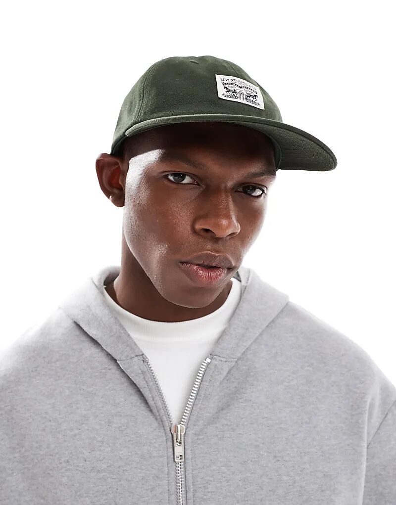 Свободная бейсболка с логотипом бренда Levi's темно-зеленого цвета 
Свободная бейсболка с логотипом бренда Levi's темно-зеленого цвета