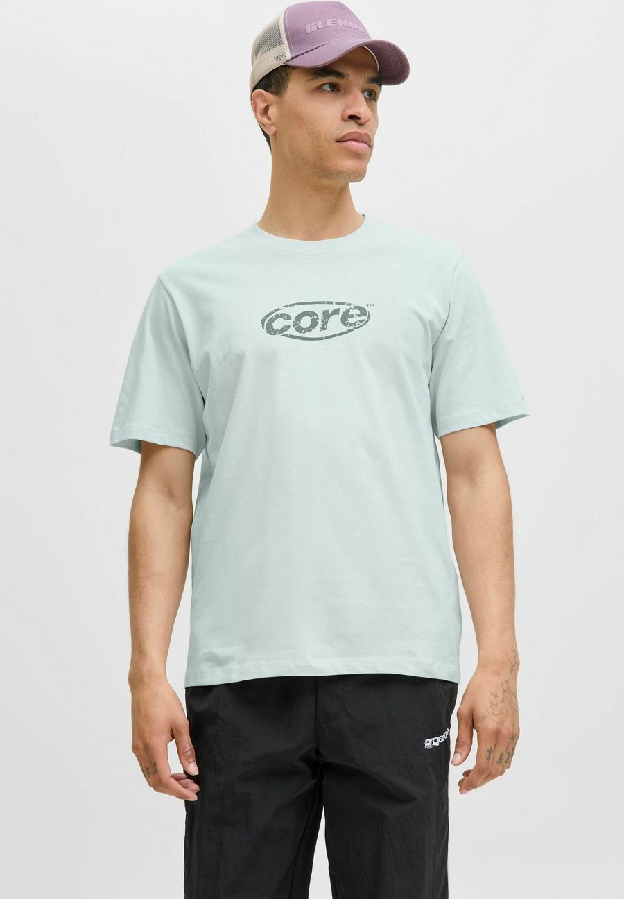 Футболка Jack & Jones RUNDHALSAUSSCHNITT, Spa Blue/Blue, Синий, Футболка Jack & Jones RUNDHALSAUSSCHNITT, Spa Blue/Blue
Футболка Jack & Jones RUNDHALSAUSSCHNITT, Spa Blue/Blue, Синий, Футболка Jack & Jones RUNDHALSAUSSCHNITT, Spa Blue/Blue