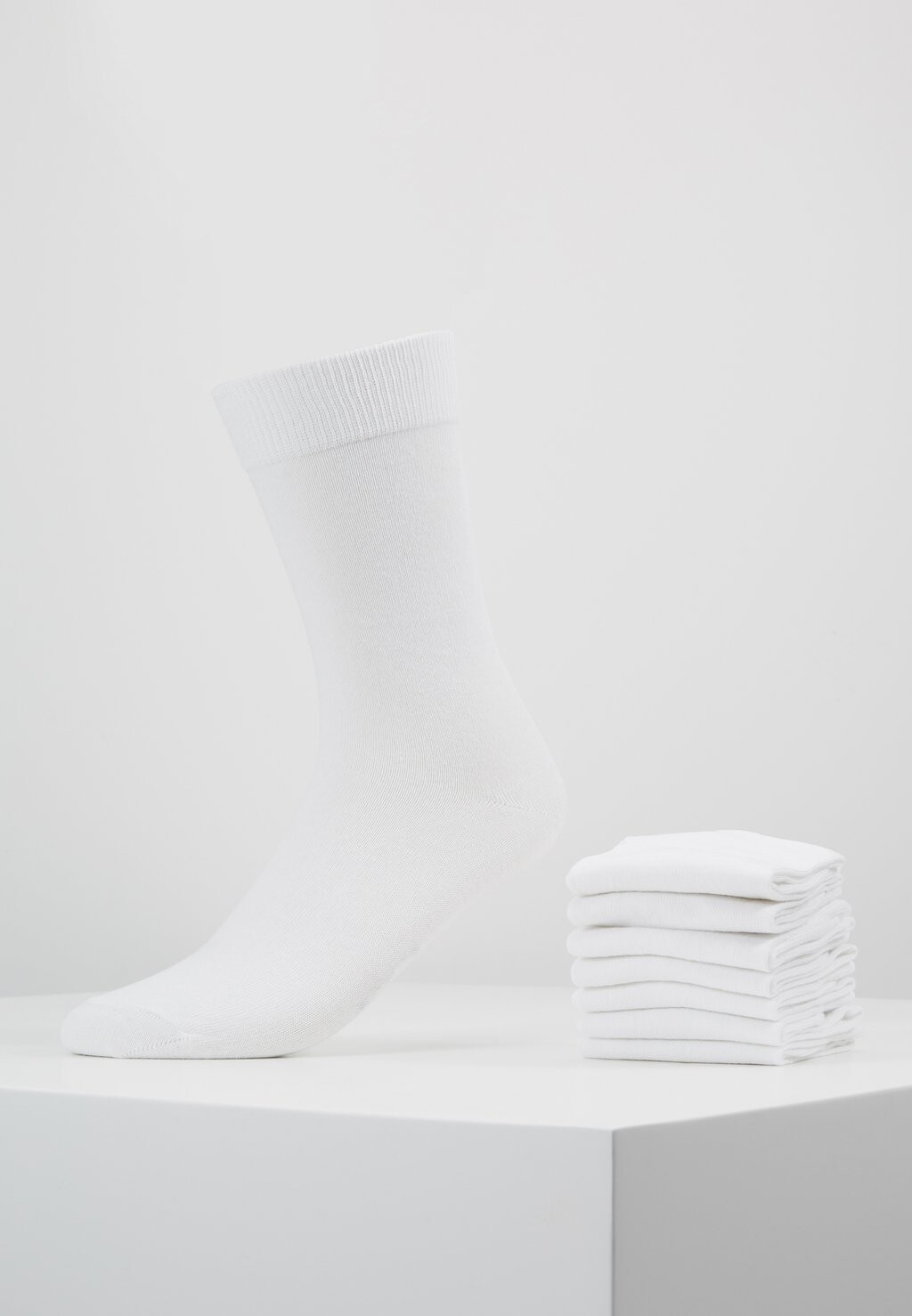 Носки 7 ПАКЕТ Pier One, белые
Носки 7 ПАКЕТ Pier One, белые