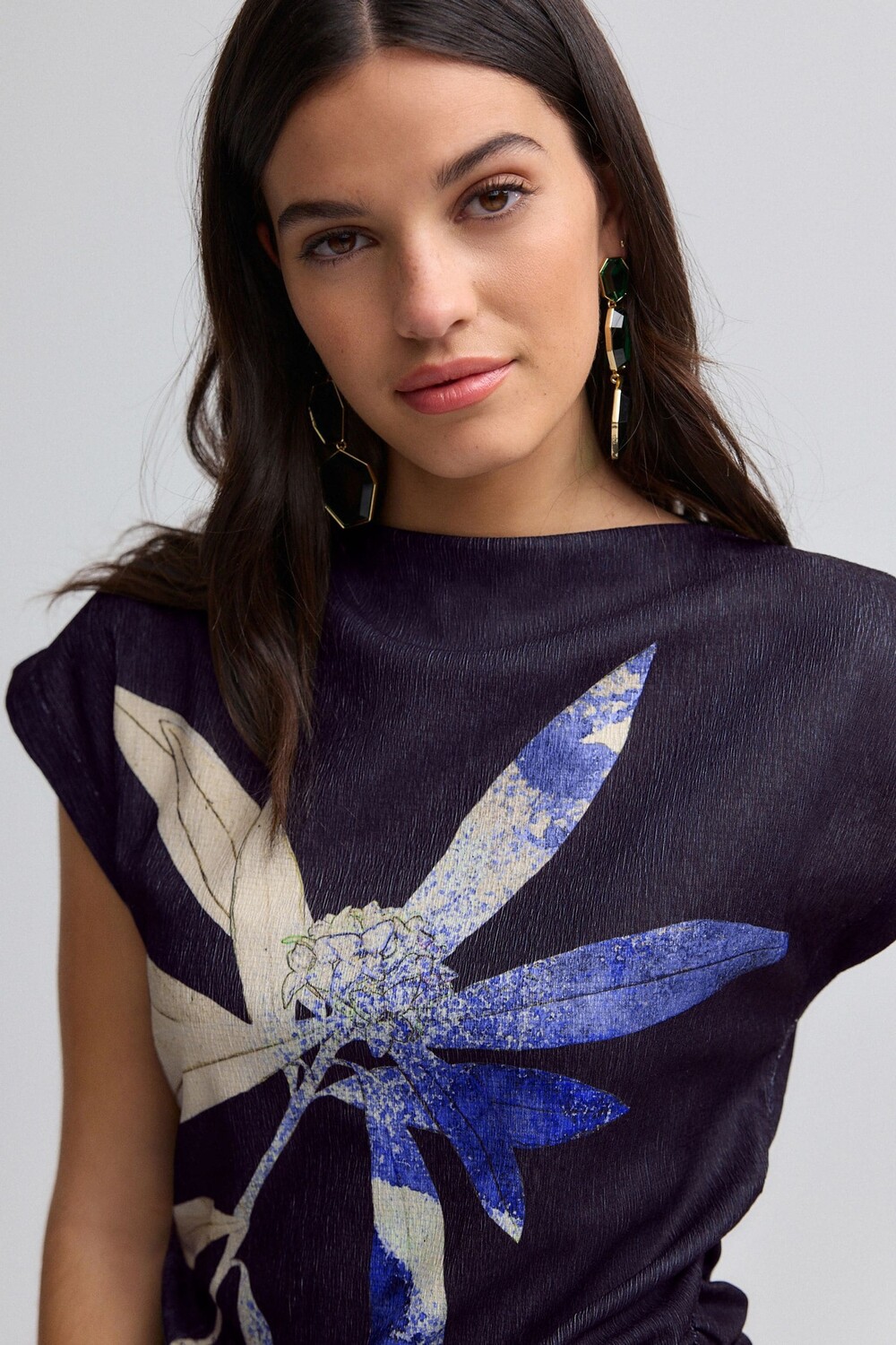 Текстурированный топ с короткими рукавами и сборками по бокам Next, синий
Текстурированный топ с короткими рукавами и сборками по бокам Next, синий