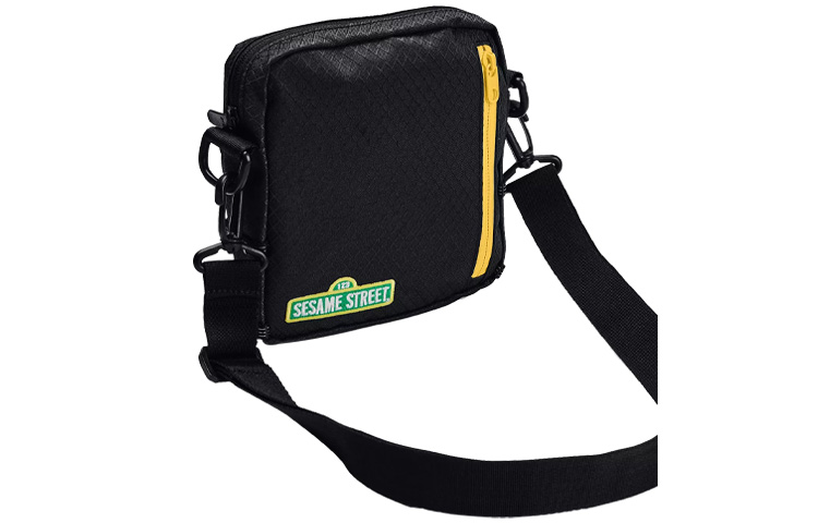 Under Armour Полиэстеровая сумка через плечо с одним ремнем унисекс черная
Under Armour Полиэстеровая сумка через плечо с одним ремнем унисекс черная