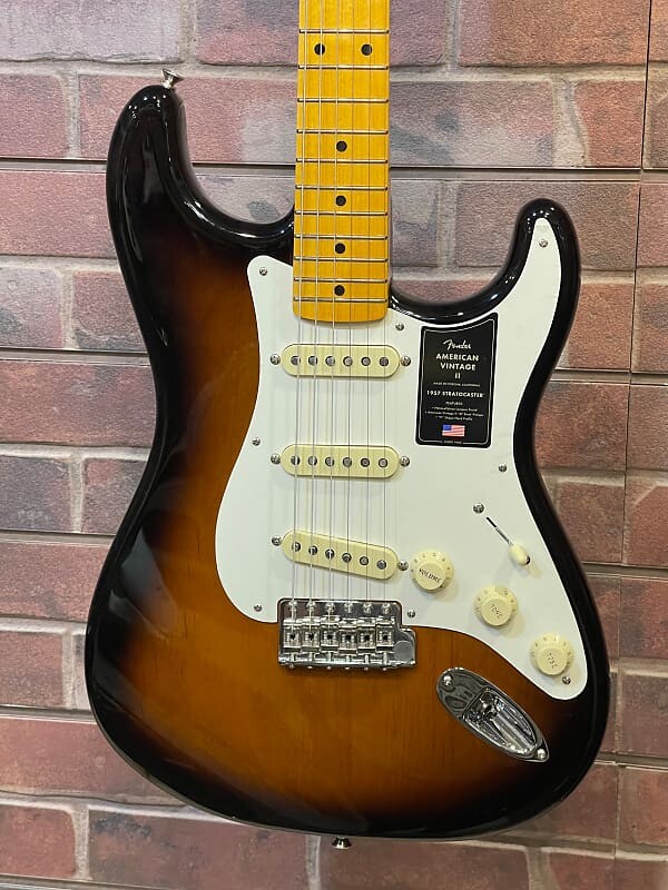 Fender American Vintage II 1957 Stratocaster 2022 Sunburst
Fender American Vintage II 1957 Stratocaster 2022 Sunburst