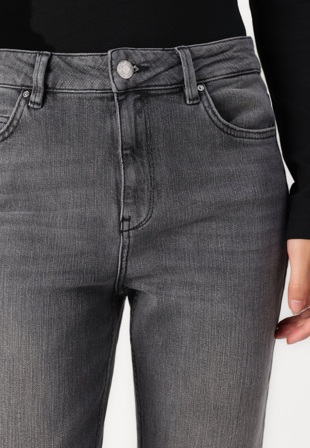 Джинсы Bootcut NMSHERRY Noisy May, серый деним
Джинсы Bootcut NMSHERRY Noisy May, серый деним