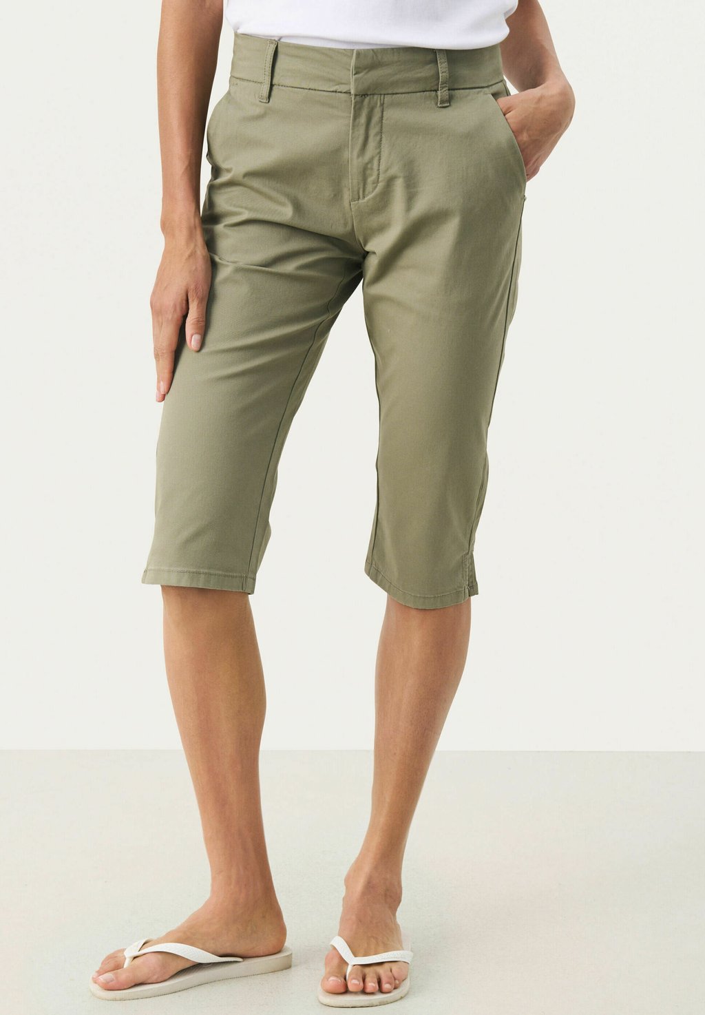 Шорты RENATA Part Two, хаки
Шорты RENATA Part Two, хаки