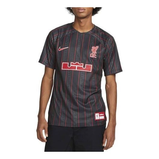 Майка Nike LeBron x Liverpool F.C. Dri-FIT Stadium Soccer Jersey 'Anthracite Gym Red', цвет anthracite/gym red 
Майка Nike LeBron x Liverpool F.C. Dri-FIT Stadium Soccer Jersey 'Anthracite Gym Red', цвет anthracite/gym red
