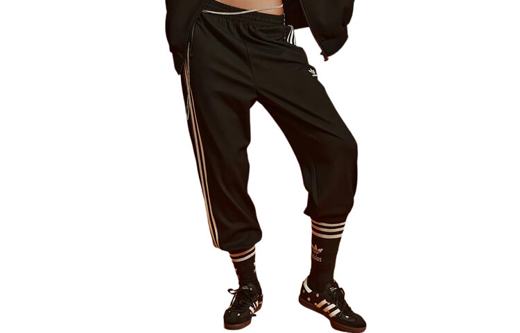 Adidas Originals Мужские трикотажные спортивные штаны, цвет Black
Adidas Originals Мужские трикотажные спортивные штаны, цвет Black