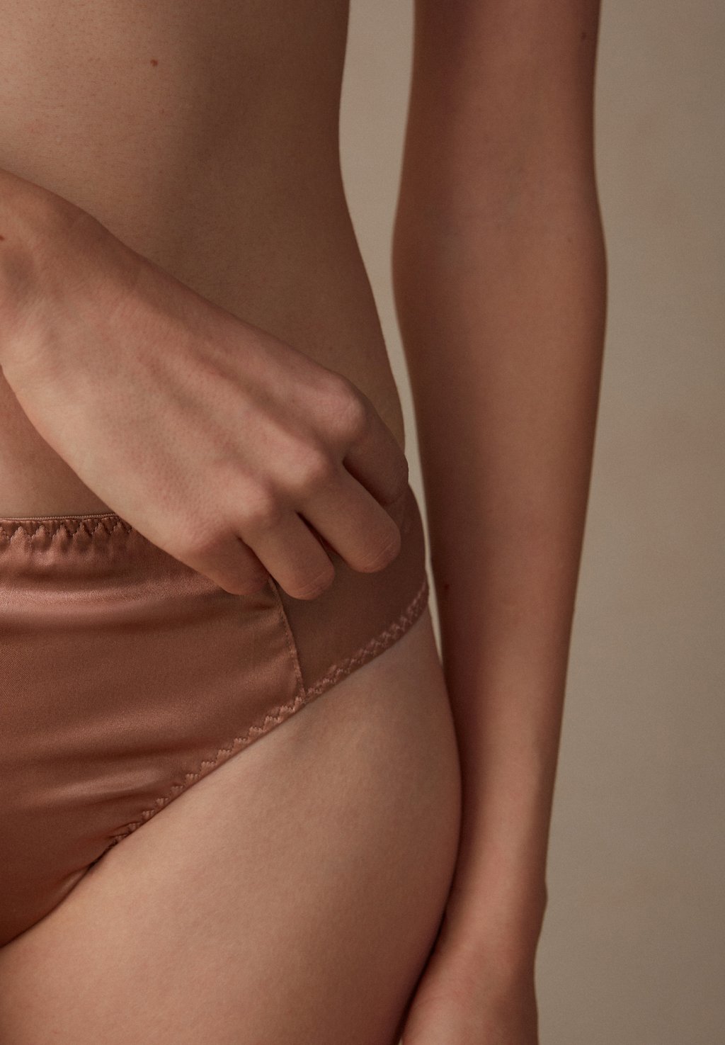 Трусы BRAZILIAN Intimissimi, цвет розового золота 
Трусы BRAZILIAN Intimissimi, цвет розового золота