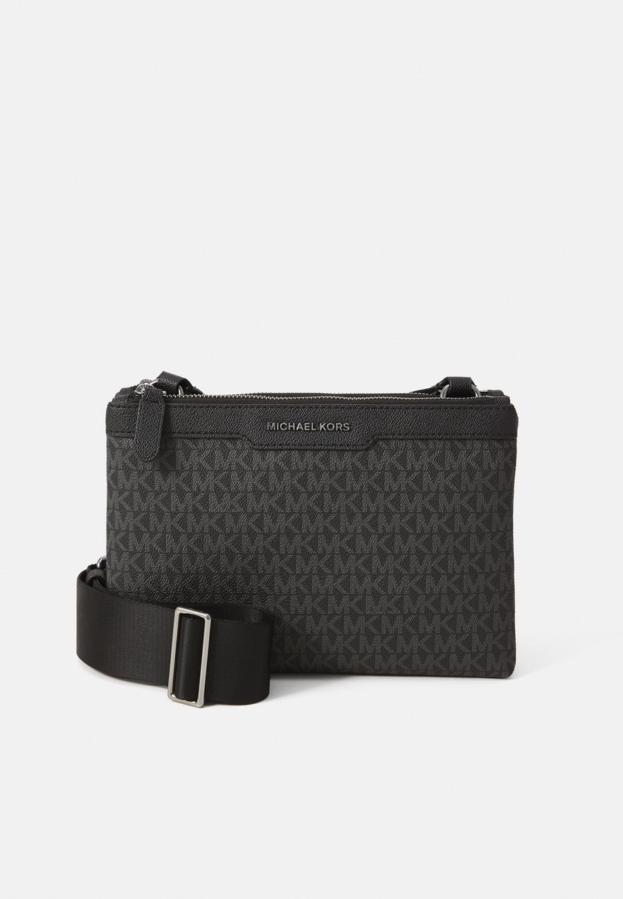 Сумка кросс-боди Michael Kors ACCORDION XBODY UNISEX, Black
Сумка кросс-боди Michael Kors ACCORDION XBODY UNISEX, Black