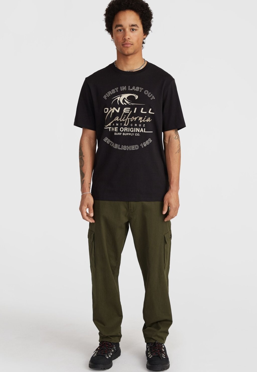Принт на футболке CALI WAVE O'Neill, пестрый черный 
Принт на футболке CALI WAVE O'Neill, пестрый черный