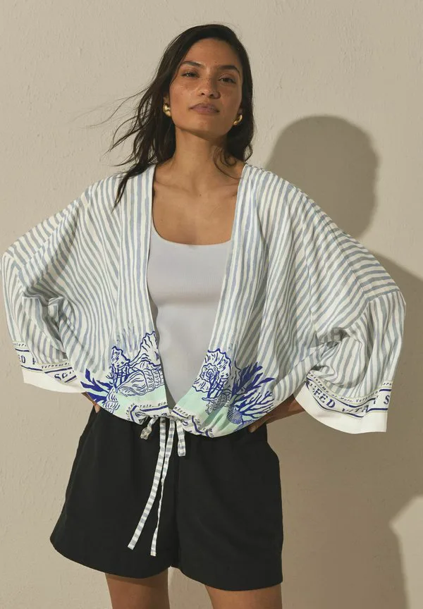 Легкий пляжный аксессуар с завязками спереди Next, Blue Mermaid Print, Синий, Легкий пляжный аксессуар с завязками спереди Next, Blue Mermaid Print
Легкий пляжный аксессуар с завязками спереди Next, Blue Mermaid Print, Синий, Легкий пляжный аксессуар с завязками спереди Next, Blue Mermaid Print