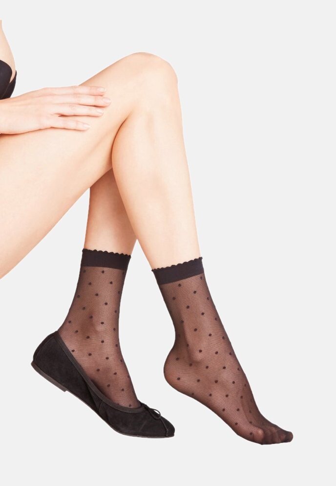 Носки Dot 15 Denier Transparent matt FALKE, черный
Носки Dot 15 Denier Transparent matt FALKE, черный