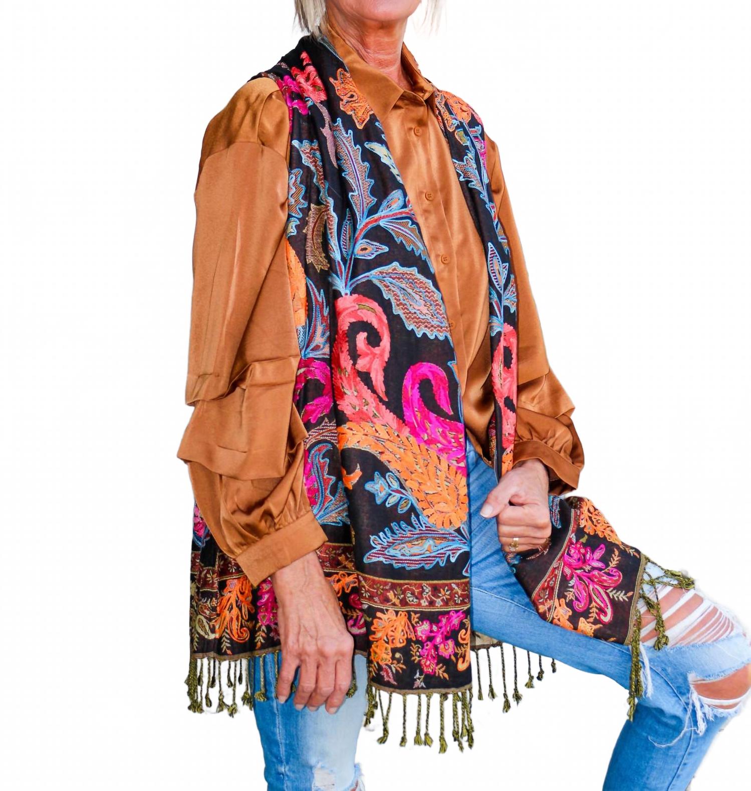 Цветочный многоцветный реверсивный кимоно в темно-коричневом Bok
Цветочный многоцветный реверсивный кимоно в темно-коричневом Bok