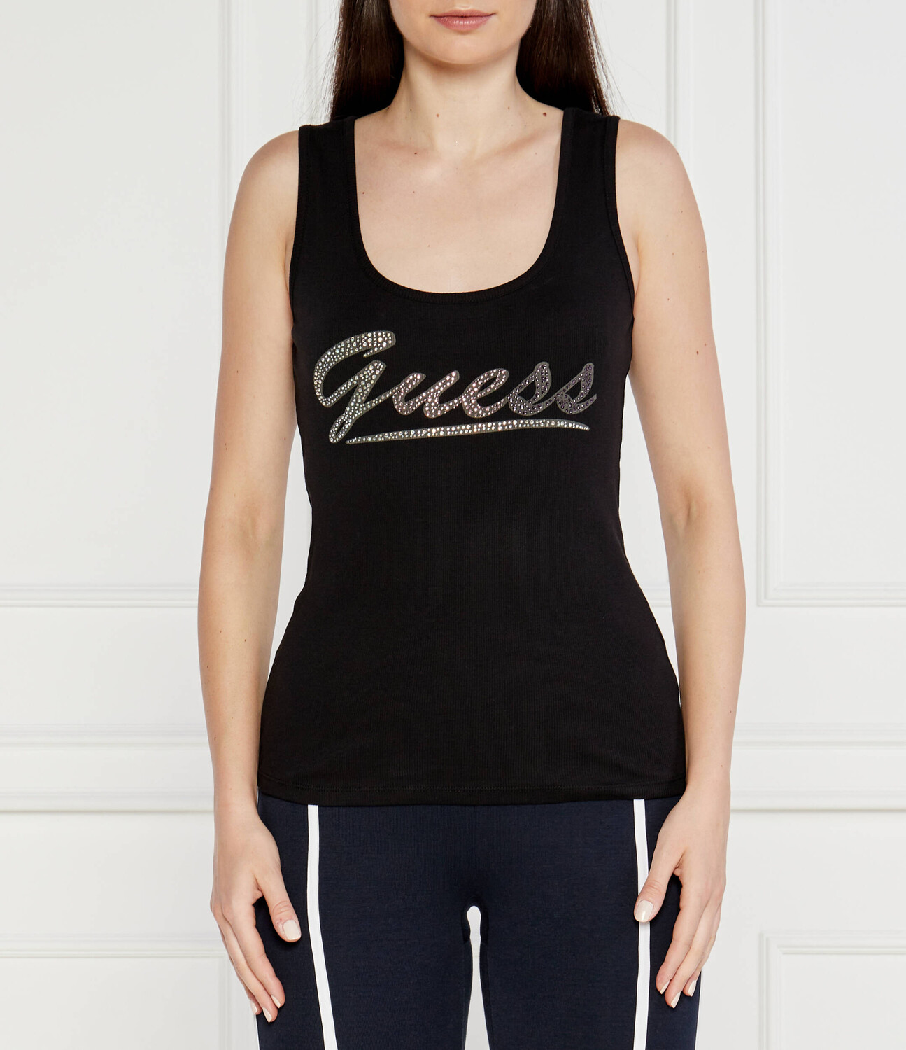 Топ GUESS Slim Fit, черный
Топ GUESS Slim Fit, черный