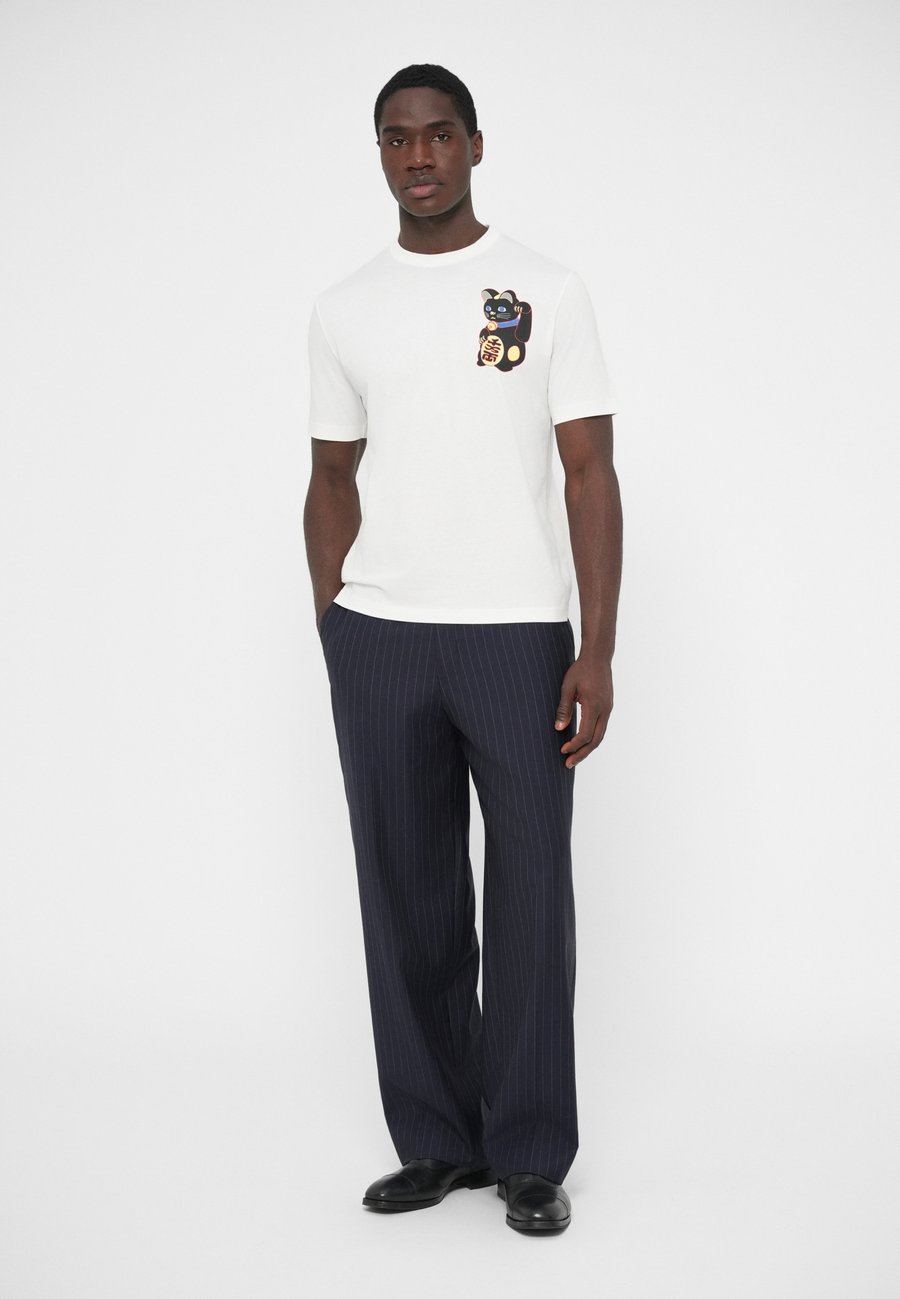 Футболка PS Paul Smith CASUAL FIT CAT UNISEX, Off White/Off-White, Белый, Футболка PS Paul Smith CASUAL FIT CAT UNISEX, Off White/Off-White
Футболка PS Paul Smith CASUAL FIT CAT UNISEX, Off White/Off-White, Белый, Футболка PS Paul Smith CASUAL FIT CAT UNISEX, Off White/Off-White