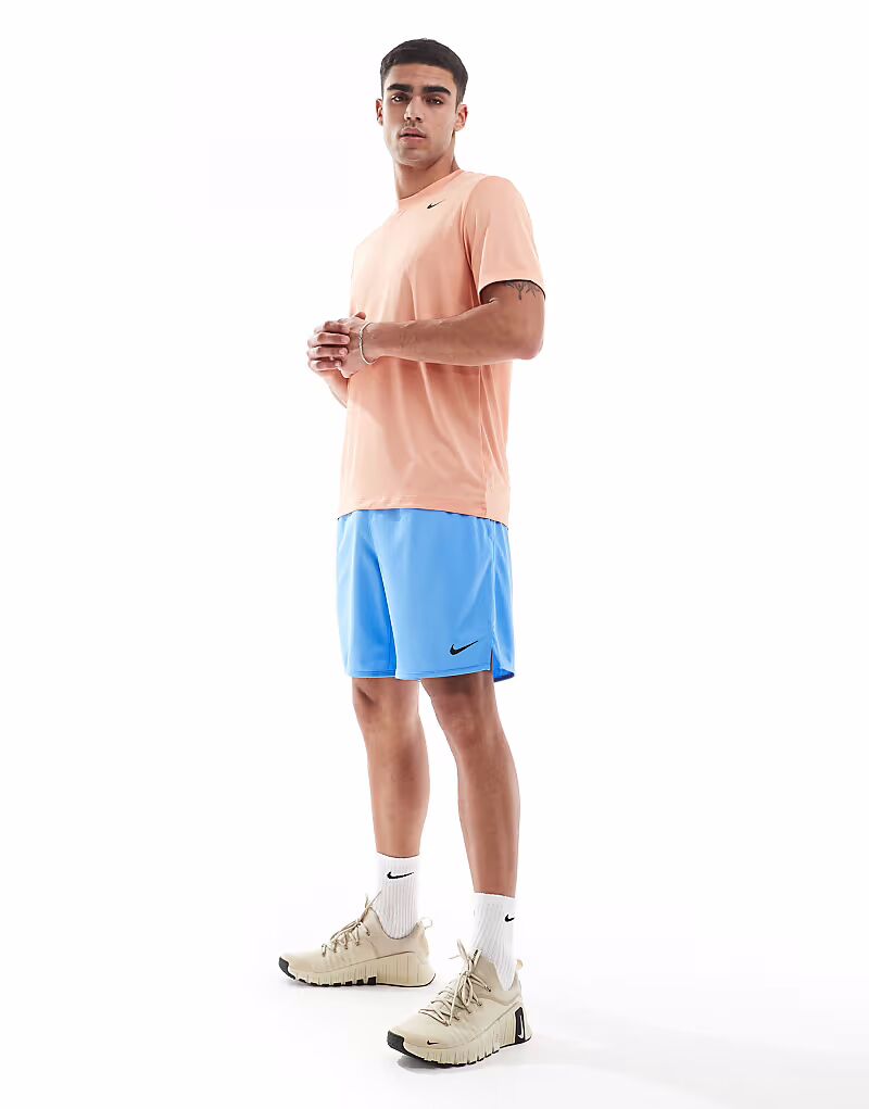 Трикотажные шорты Training Totality Dri-FIT длиной 7 дюймов синего цвета Nike Training
Трикотажные шорты Training Totality Dri-FIT длиной 7 дюймов синего цвета Nike Training