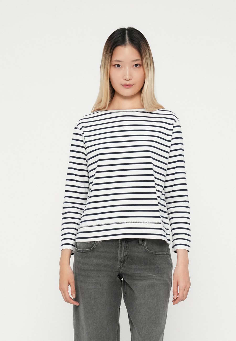 Топ DOCKERS BOATNECK TEE, Navy/White
Топ DOCKERS BOATNECK TEE, Navy/White