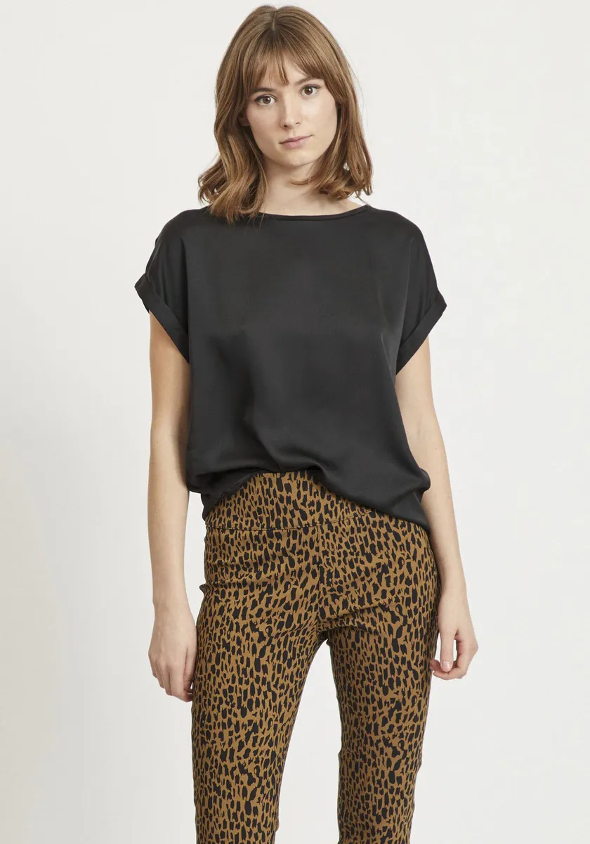 Блузка-рубашка Vila "VIELETTE", передняя часть из блестящего атласа, черный
Блузка-рубашка Vila "VIELETTE", передняя часть из блестящего атласа, черный