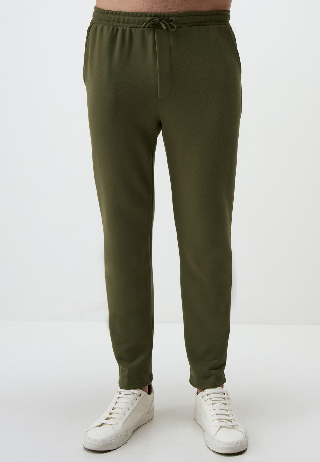 Спортивные брюки WITH TIE WAIST Jimmy Key, хаки
Спортивные брюки WITH TIE WAIST Jimmy Key, хаки