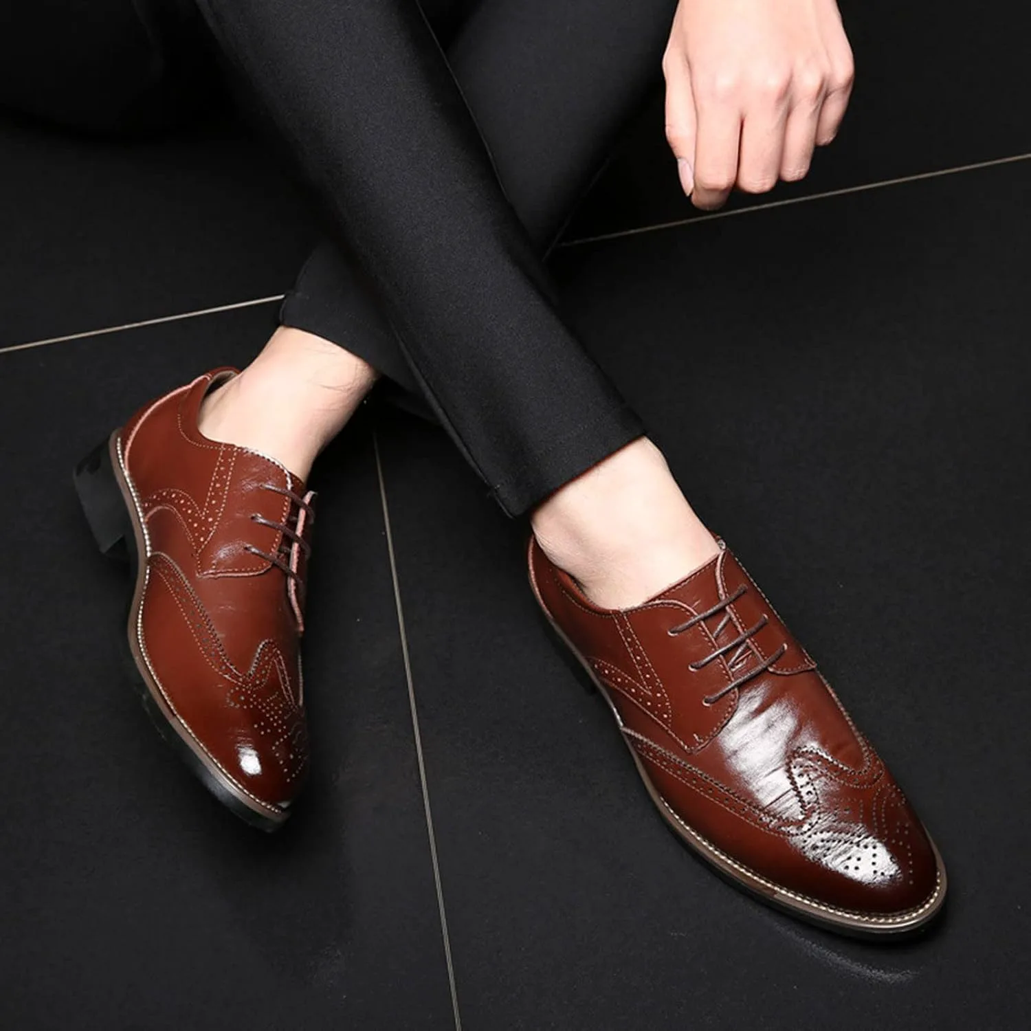 Мужские свадебные туфли ZHOUYF, модные классические повседневные кожаные туфли, современные деловые официальные туфли на шнуровке с заостренным носком, удобные дышащие оксфорды для улицы и торжеств, коричневый
Мужские свадебные туфли ZHOUYF, модные классические повседневные кожаные туфли, современные деловые официальные туфли на шнуровке с заостренным носком, удобные дышащие оксфорды для улицы и торжеств, коричневый