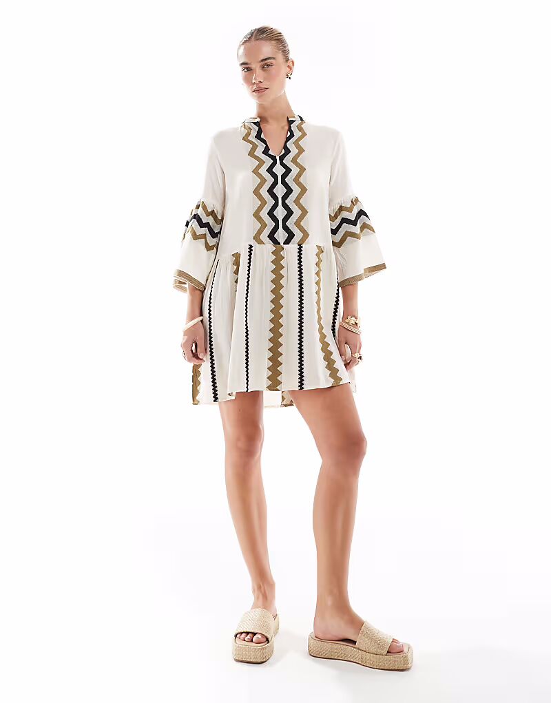 Южный пляж жаккардовое многоярусное мини-платье цвета хаки South Beach
Южный пляж жаккардовое многоярусное мини-платье цвета хаки South Beach