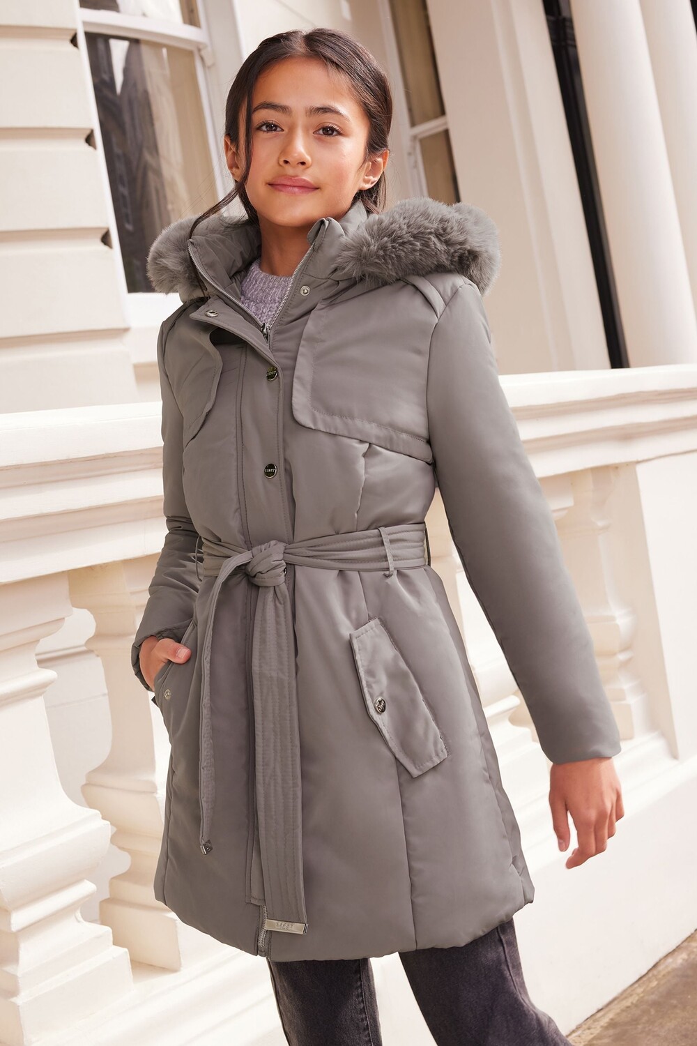 Утепленная парка, устойчивая к дождю (5 16 лет) Lipsy, серый
Утепленная парка, устойчивая к дождю (5 16 лет) Lipsy, серый