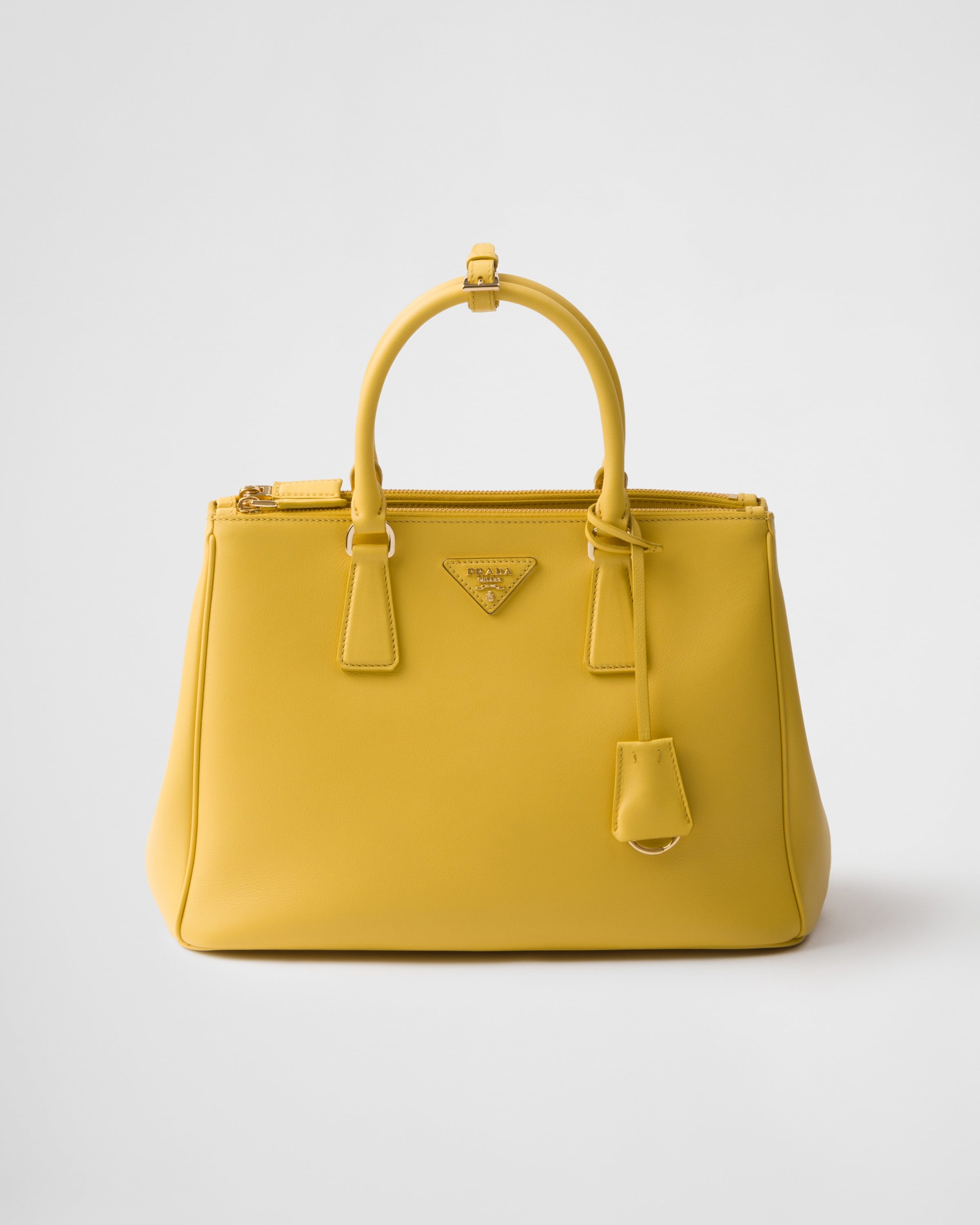 Большая кожаная сумка Prada Galleria, желтый
Большая кожаная сумка Prada Galleria, желтый