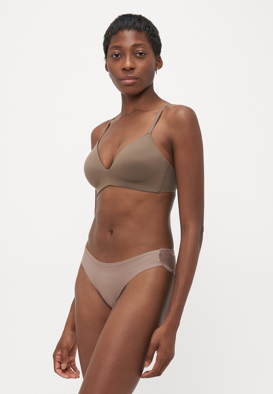 Брифы Anna Field 7 PACK, Neutrals/Taupe
Брифы Anna Field 7 PACK, Neutrals/Taupe