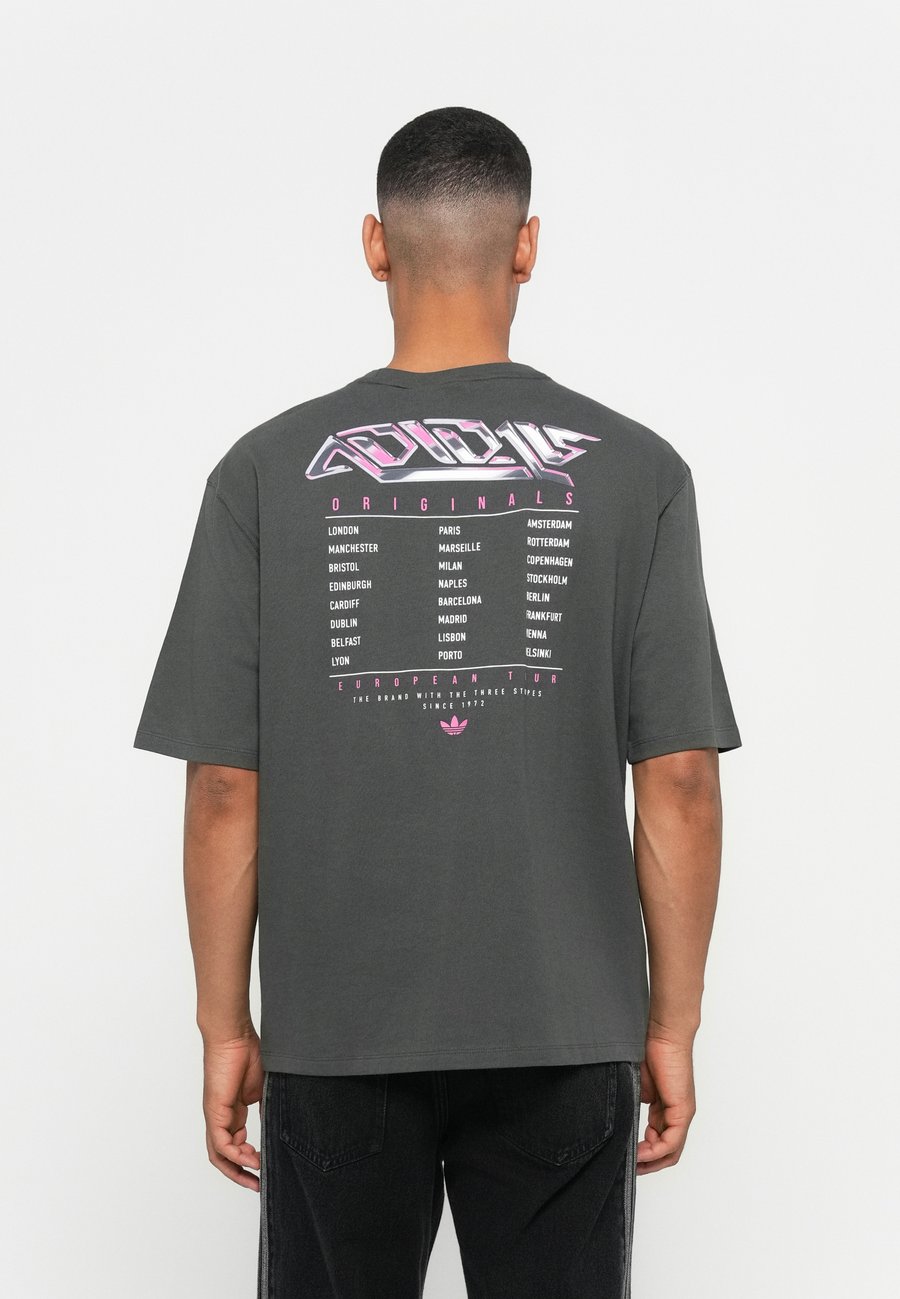 Футболка Adidas Originals LINE UP TEE UNISEX, Grey Six/Grey, Серый, Футболка Adidas Originals LINE UP TEE UNISEX, Grey Six/Grey
Футболка Adidas Originals LINE UP TEE UNISEX, Grey Six/Grey, Серый, Футболка Adidas Originals LINE UP TEE UNISEX, Grey Six/Grey